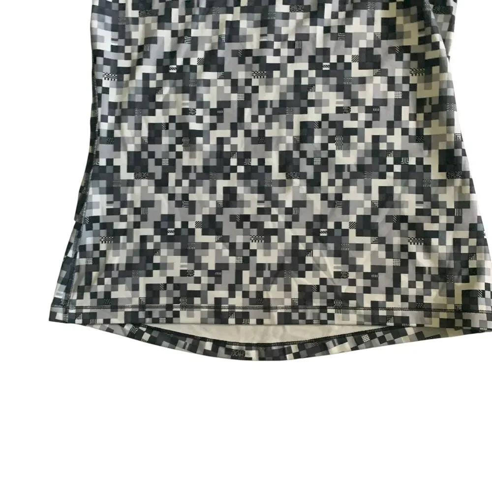 Nike Pro Dri Fit Women's Size M Glitch Pixel Training Camo Hooded T-Shirt